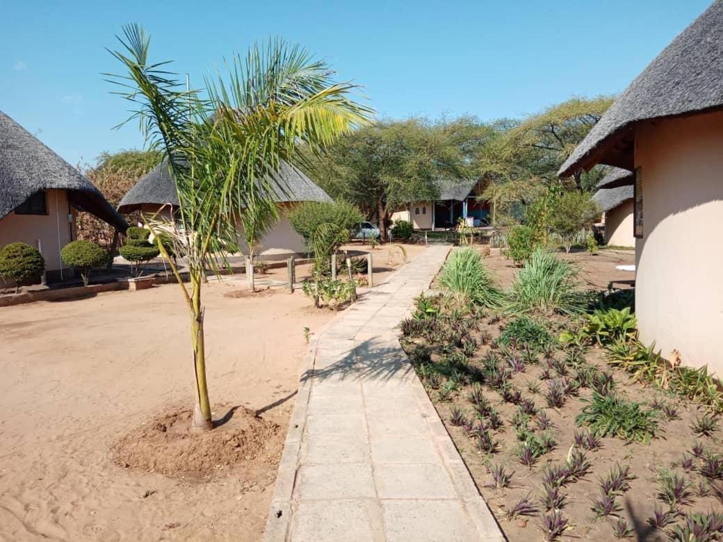 Nkanga Hotel Kasane Exteriör bild