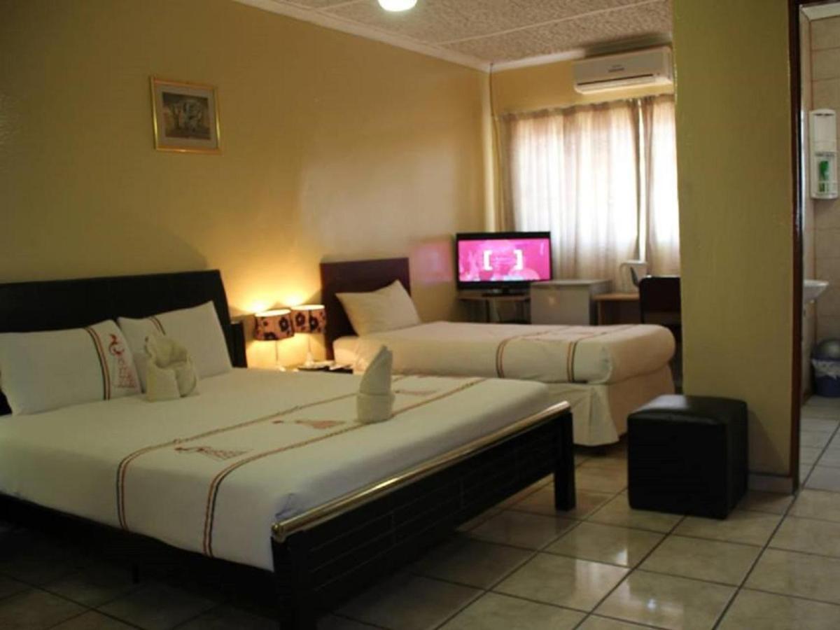 Nkanga Hotel Kasane Exteriör bild