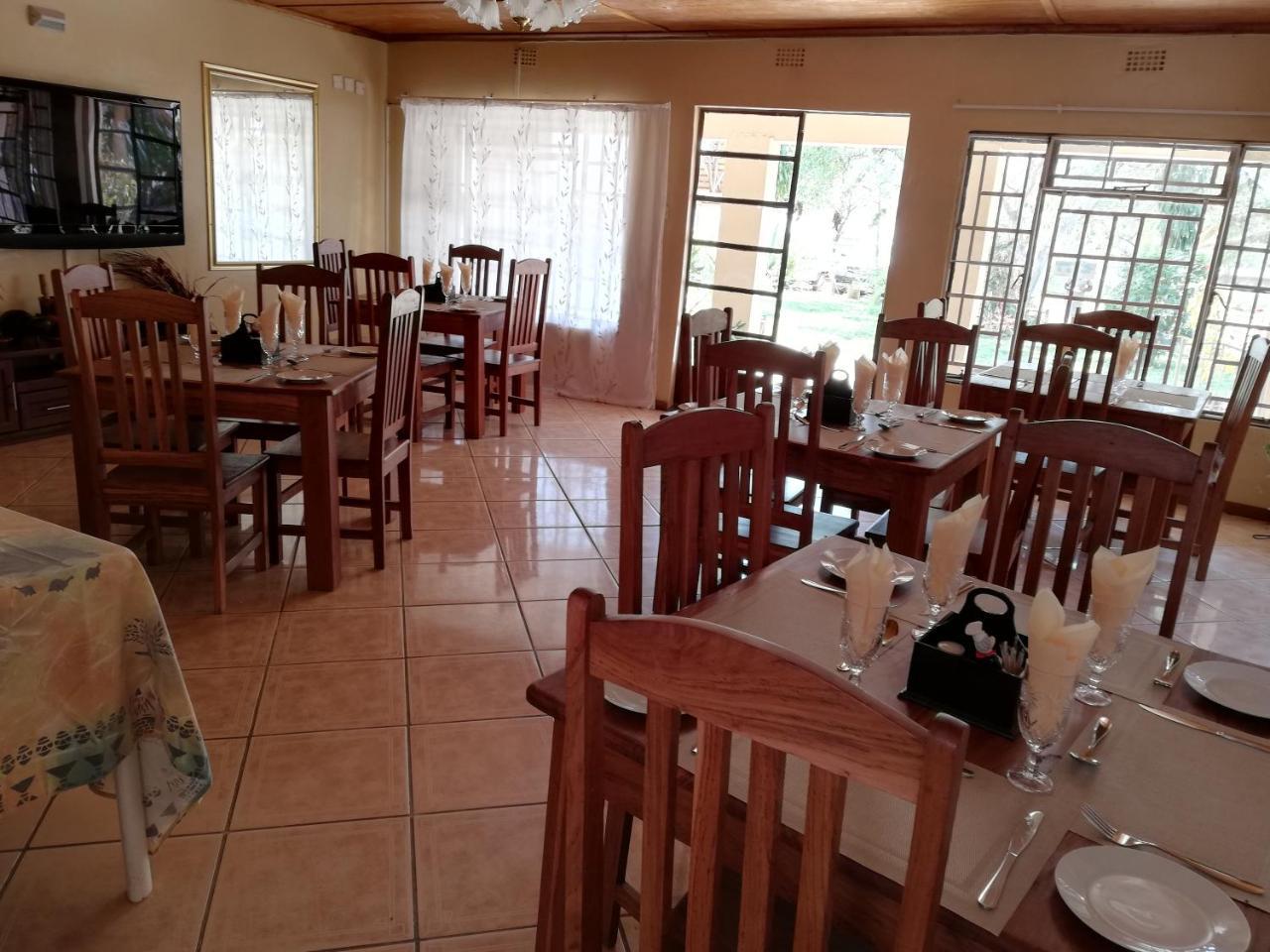 Nkanga Hotel Kasane Exteriör bild