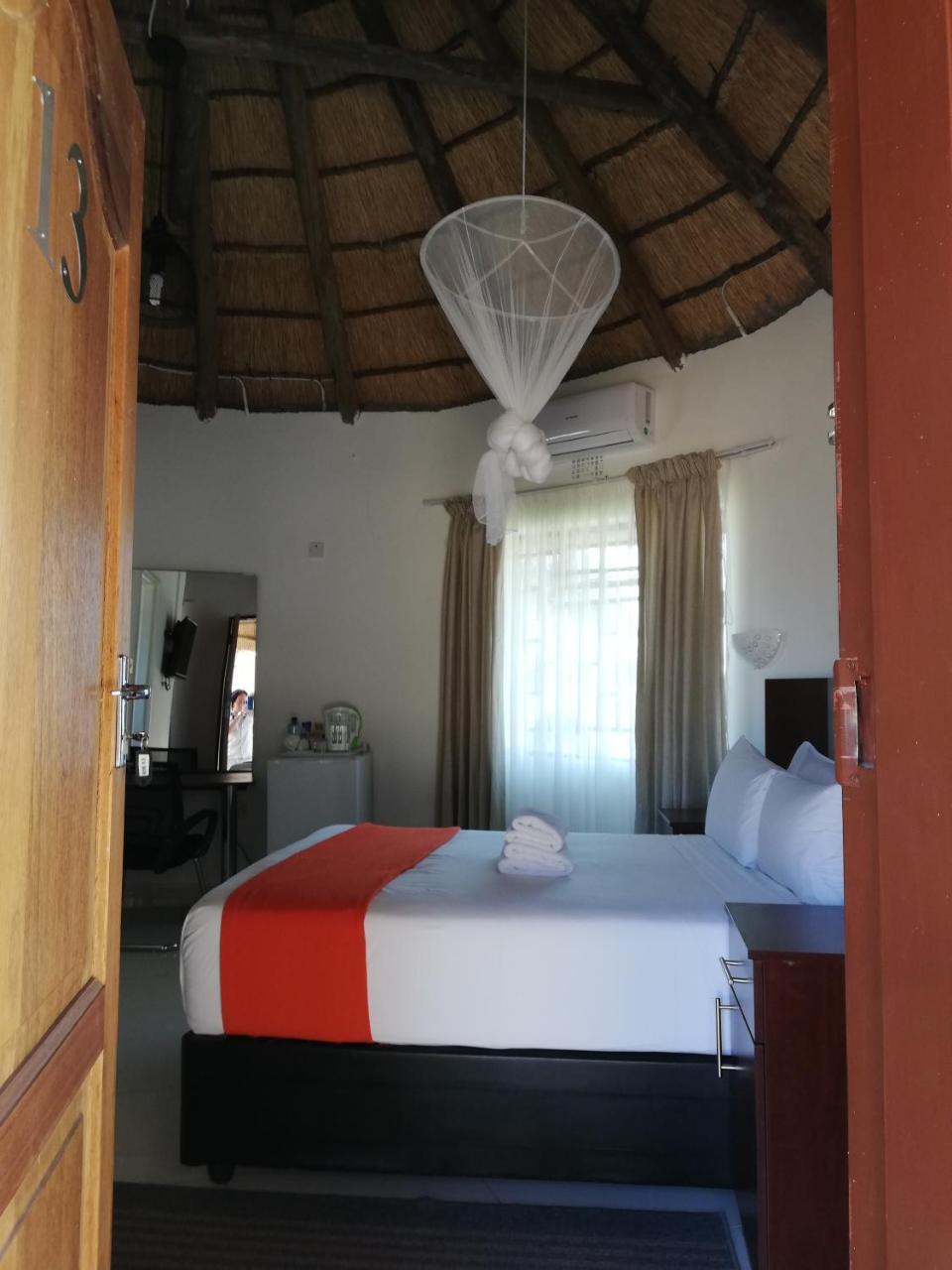 Nkanga Hotel Kasane Exteriör bild